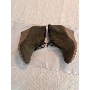 MIA Olive Green Suede Wedge Ankle Boots Womens Lace-Up Size 9 Perforated Casual